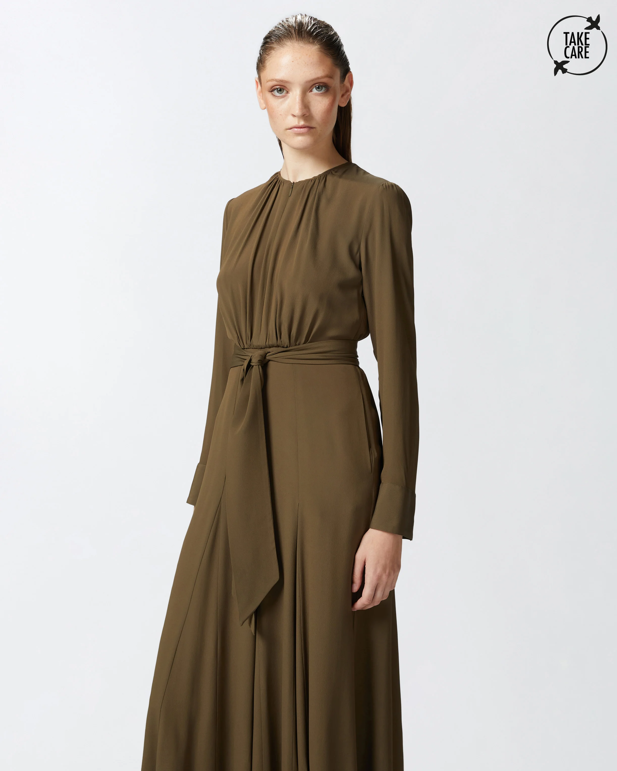 Robe longue ceinturée en soie mélangée à manches longues | Vert