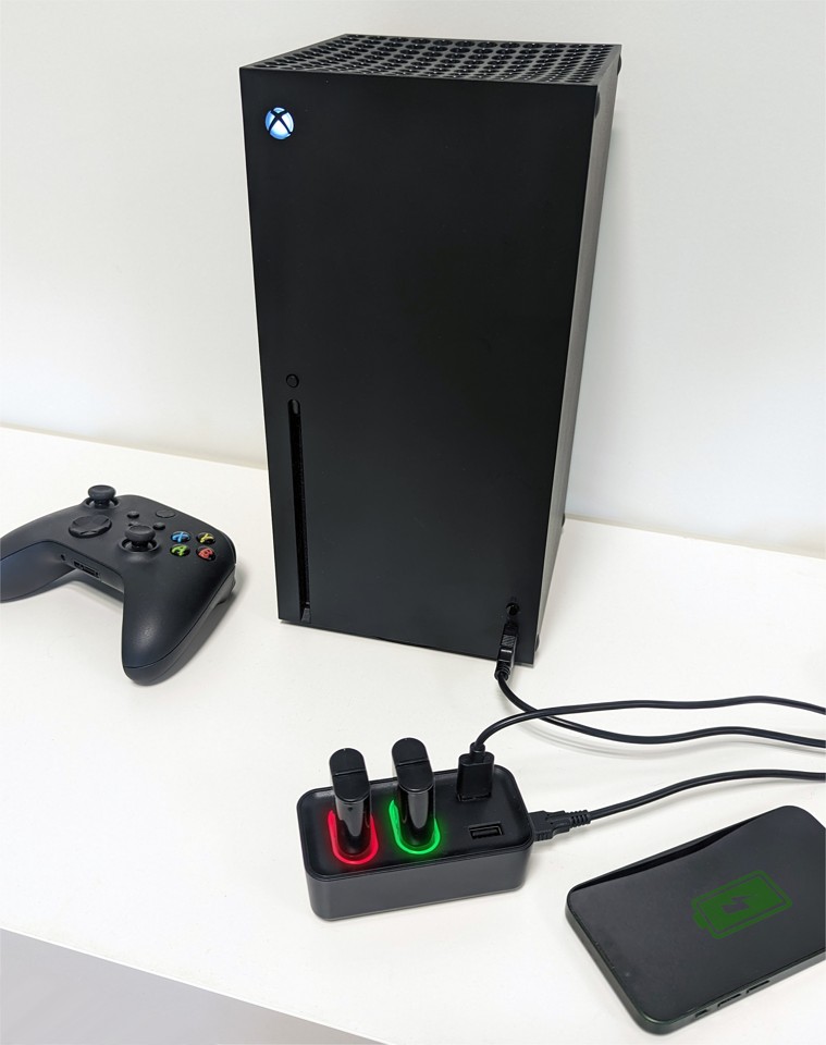 Subsonic Dual Charger & Hub - XboxSeries X / S