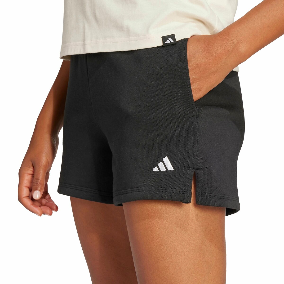 Roupas esportivas Adidas<br>Shorts com logo pequeno Essenciais