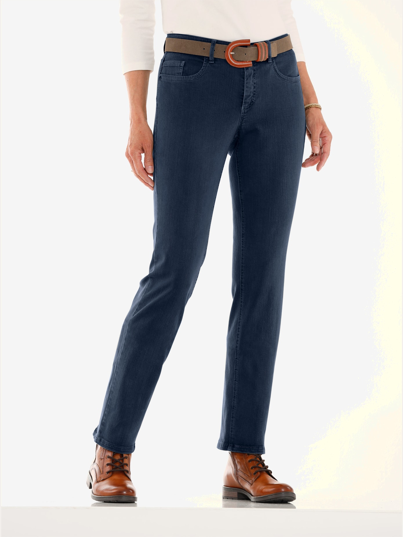 Jean 5 poches qualité coton doux sur la peau