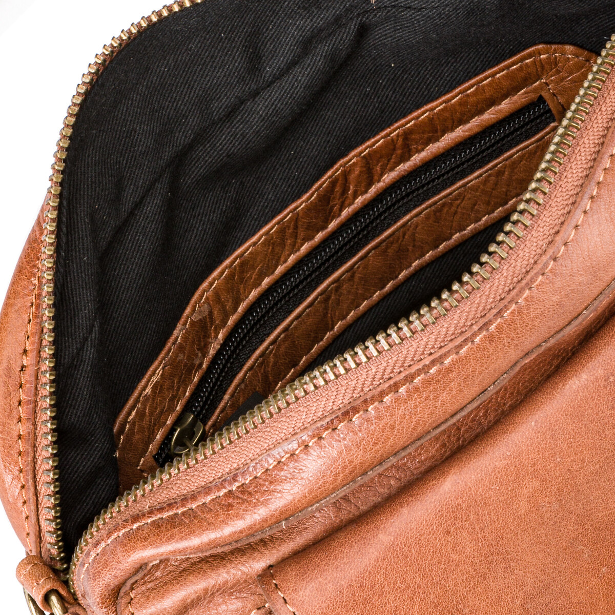 PEÇAS<br>Bolsa pequena Naina
