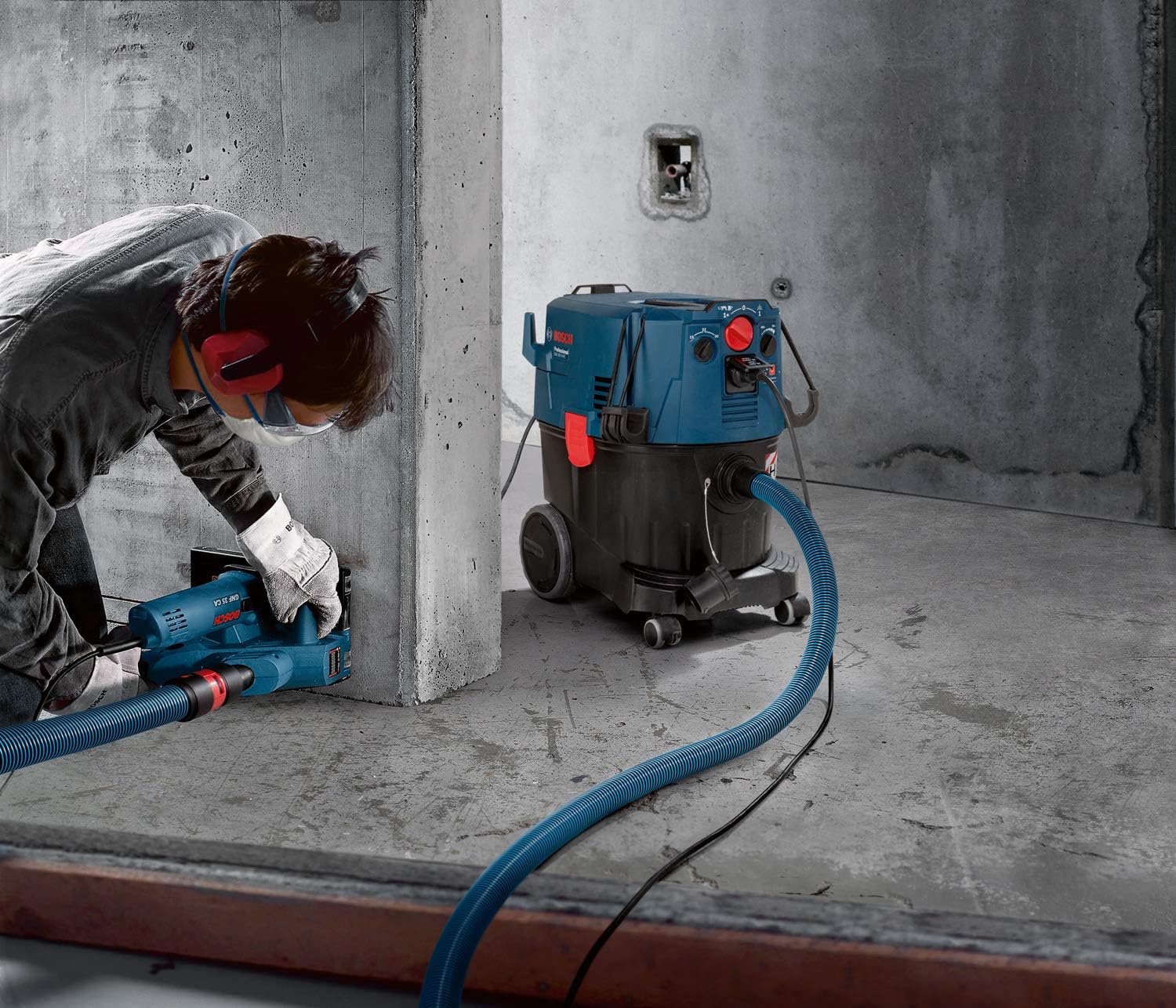 Bosch Professional Nass-/Trockensauger GAS 35 H AFC (Leistung 230V, 1.200 Watt, 35 L Behälter, inkl. Schlauch)