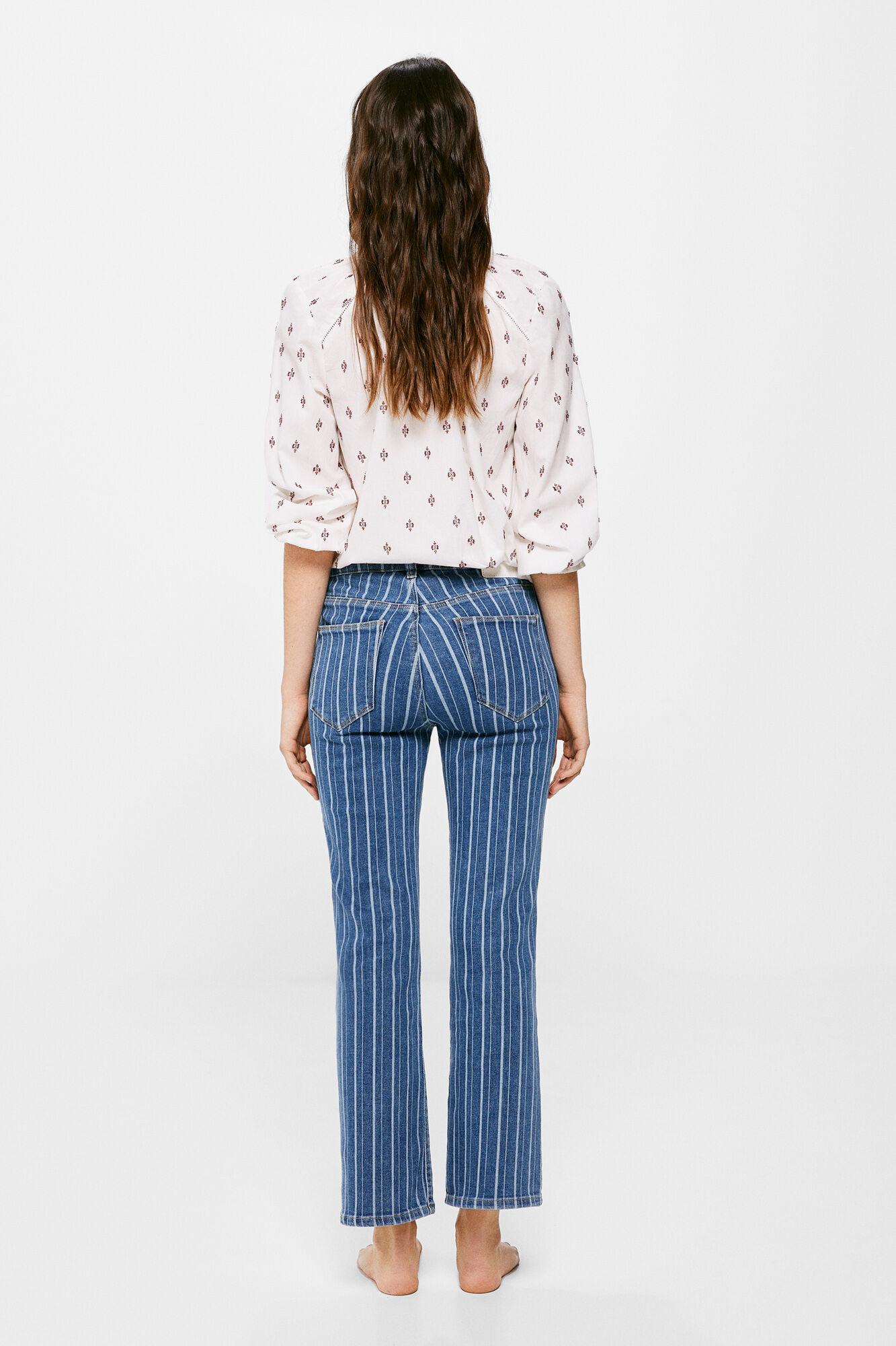 Calça jeans flare listrada com lavagem sustentável - azul médio