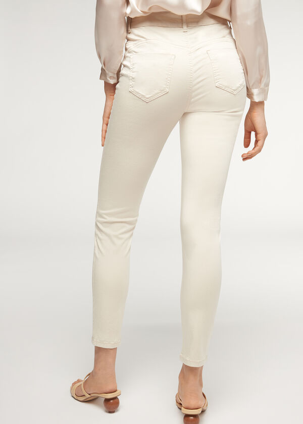 Calça jeans push-up ecológica em denim leve