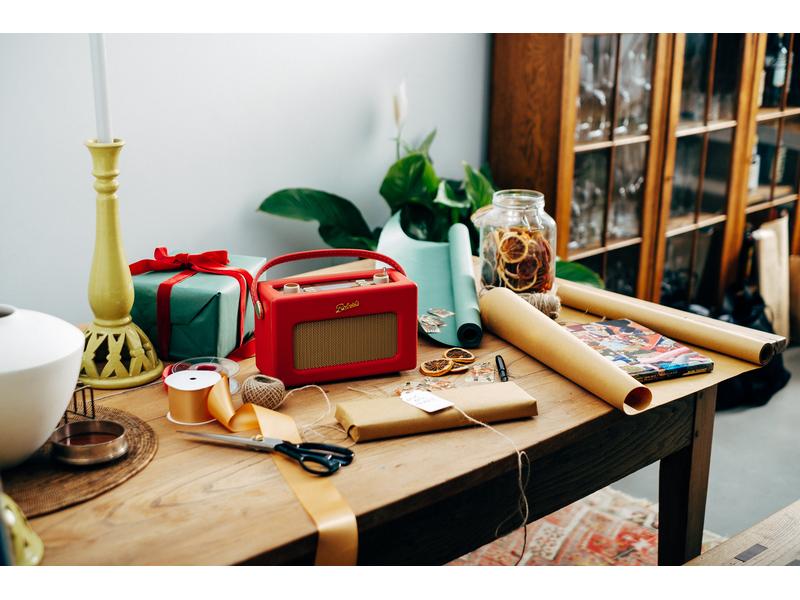 Roberts DAB  Radio Revival iStream 3L Rot DAB -Radio im Retrostil der 1950er-Jahre