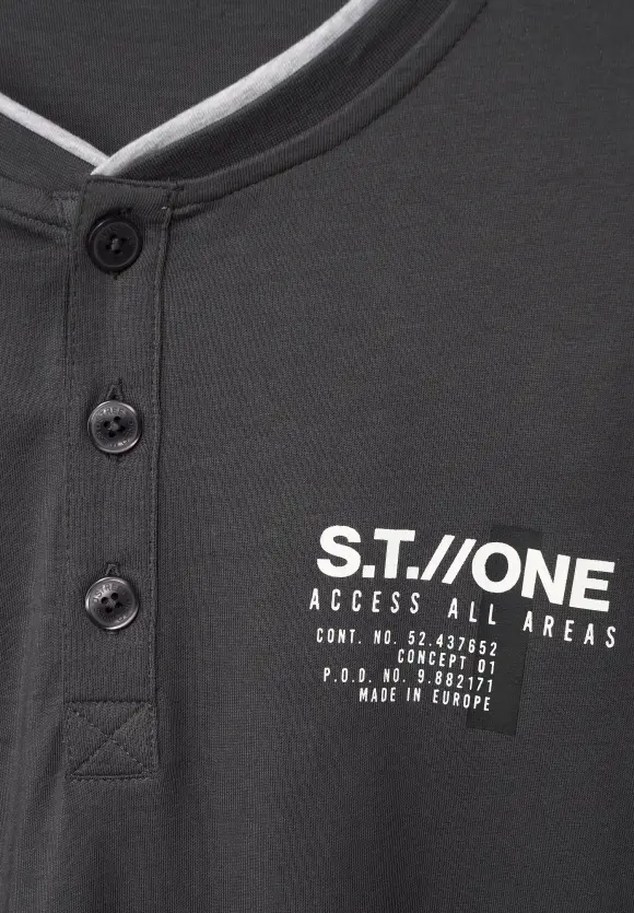 Henleyshirt mit Brustprint - storm grey