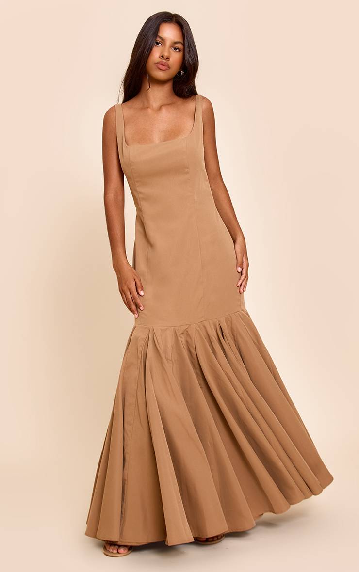 Taupe Robe Maxi À Volants Avec Détails De Coutures Petite