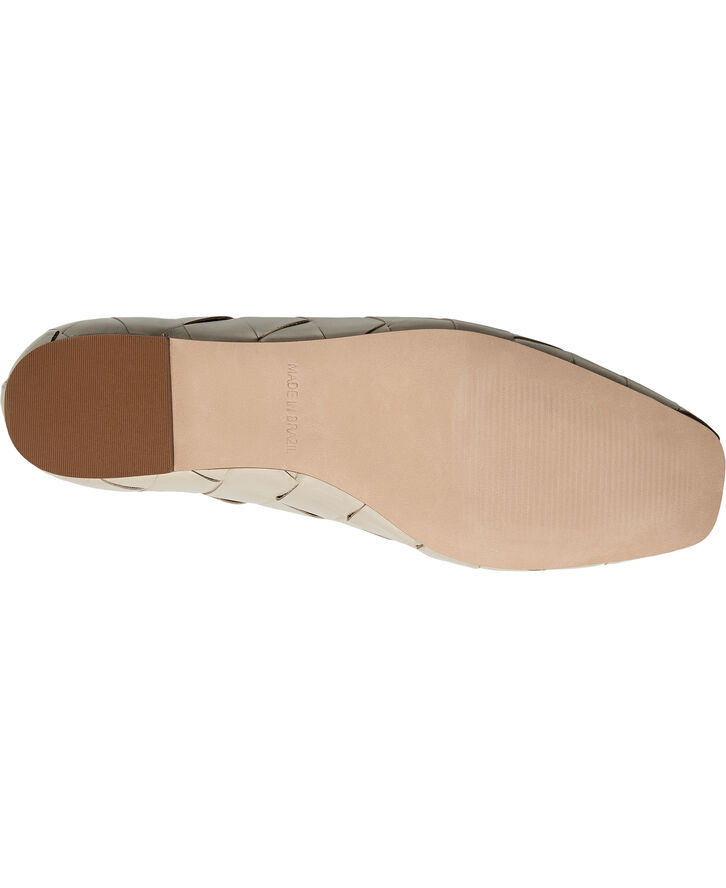 Shoe Biz Washington Ecru