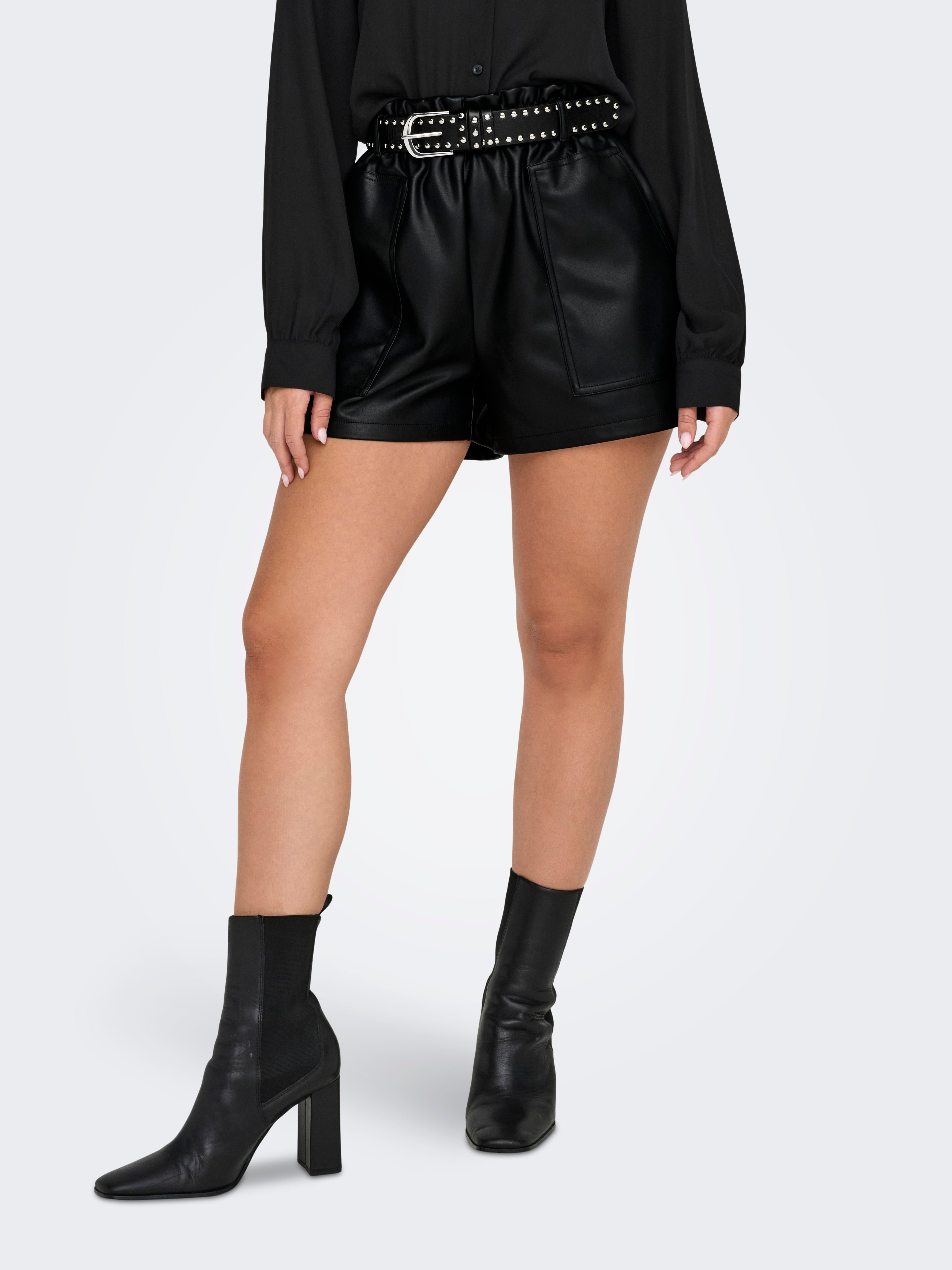 JDYMAYA Hohe Taille Normal geschnitten Kunstledershorts Black