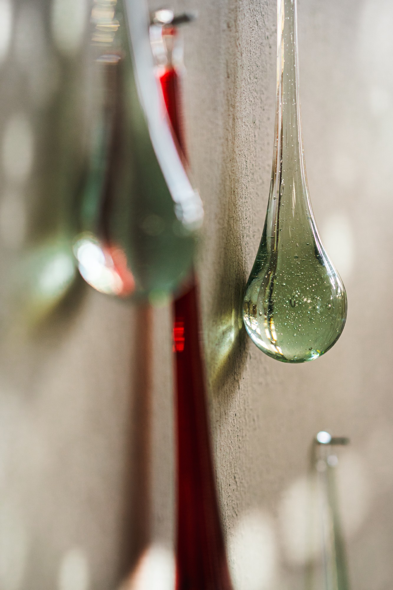 Glastropfen hängend, transparent, Ø 5 cm, H 25 cm von fischer's lagerhaus