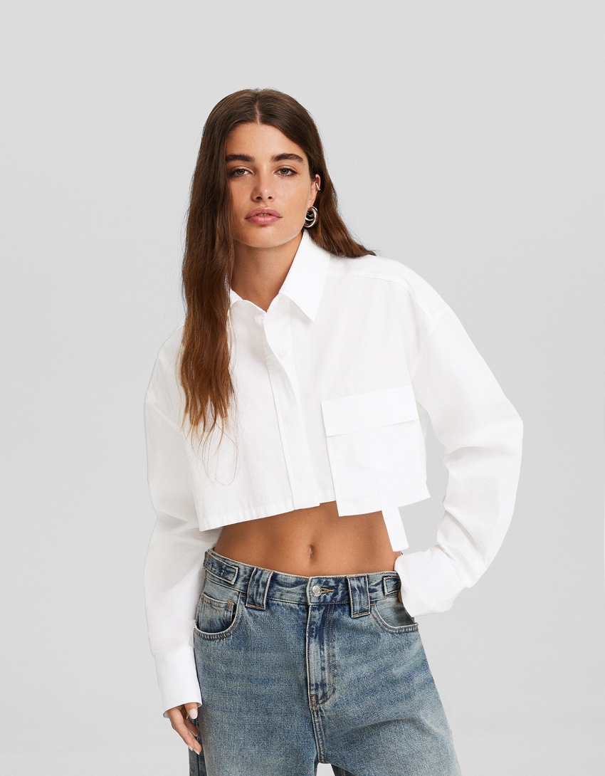 Camisa cropped de popeline de manga comprida com alças.