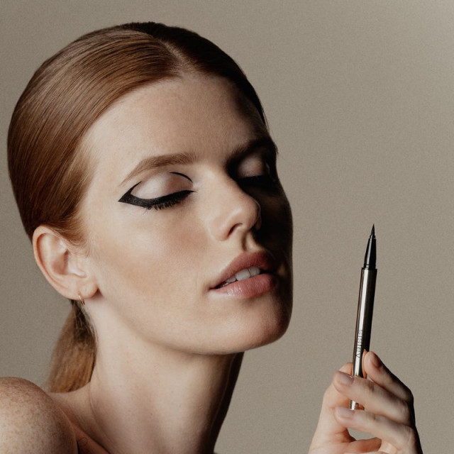 Ligne Noire Eyeliner haute pigmentation SISLEY