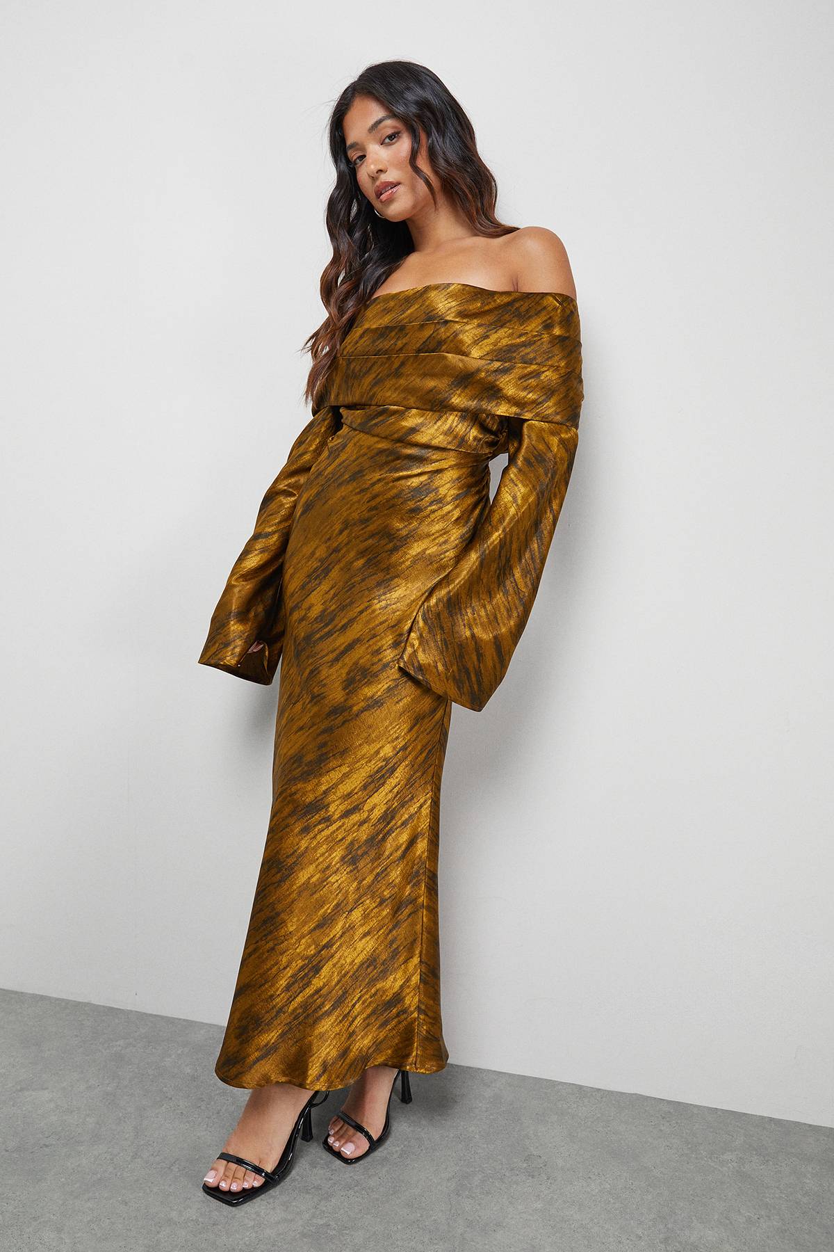 Warehouse Robe Midi Bardot Satinée Scintillante à Pli Rabattu Petite Taille