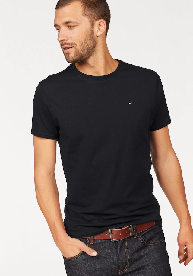 Tommy Jeans T-Shirt »TJM ESSENTIAL SOLID TEE«, mit Rundhalsausschnitt und dezenter Logo-Flag