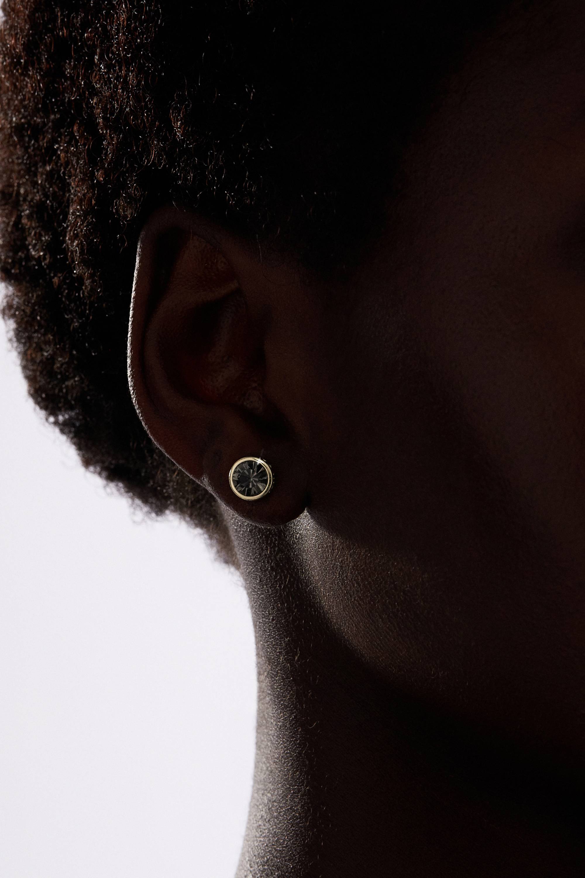 KarenMillen Boucles d'oreilles clous solitaires en cristal européen serties à la main, plaqué or 14kt