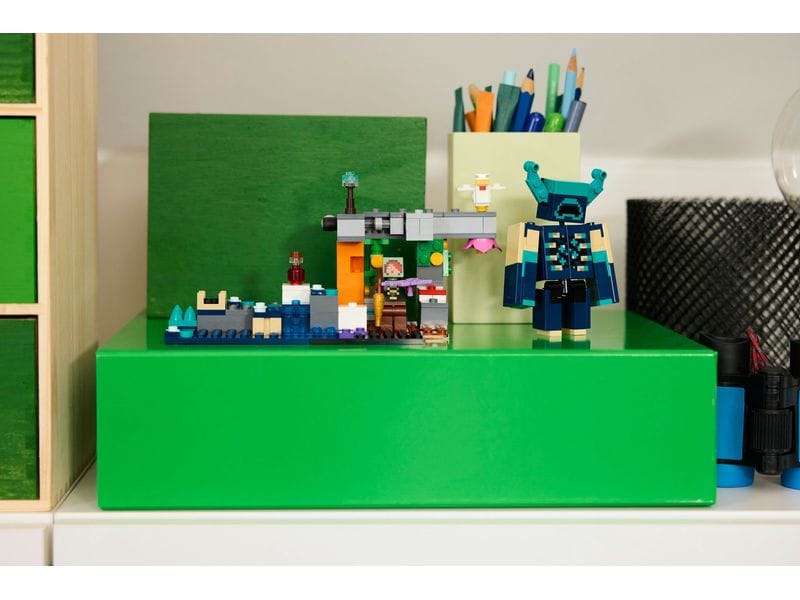 LEGO® Minecraft Begegnung mit dem Wächter 21274 Action in der üppigen Höhle