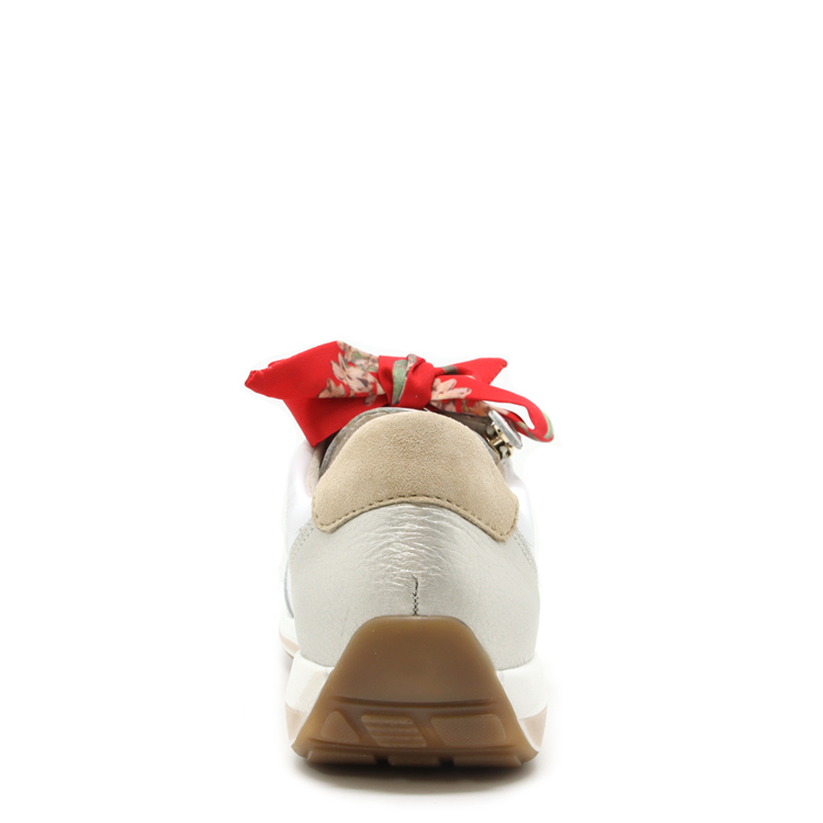 Ara Ollie | BLANC