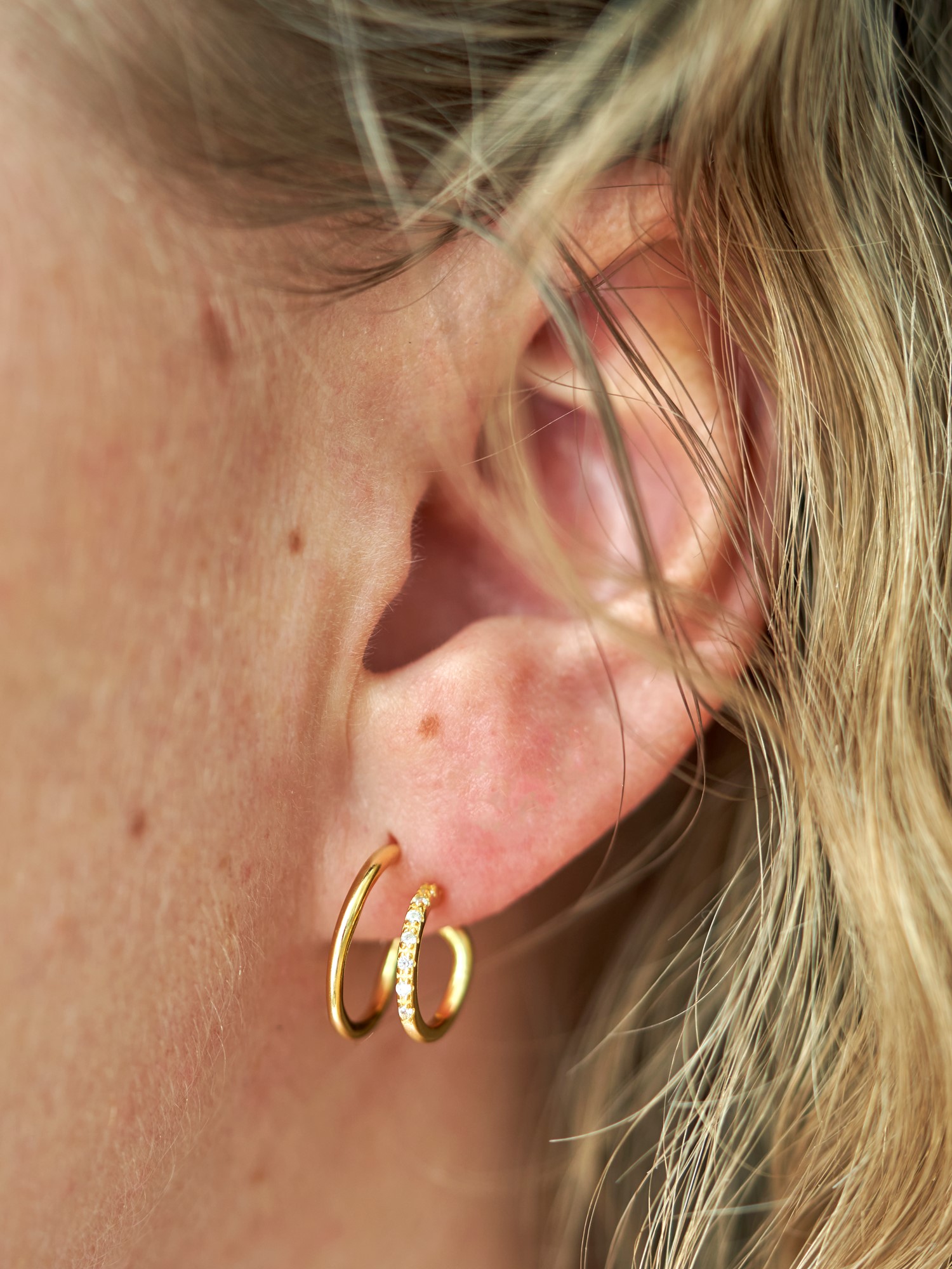 Double Swirl Øreringe | 925 sterling sølv/18k forgyldt/cubic zirkonia. 13 mm. 2 pcs. | Gold | & Copenhagen