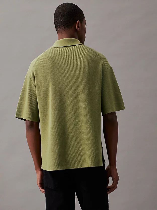 Camisa de malha de manga curta e modelagem relaxada