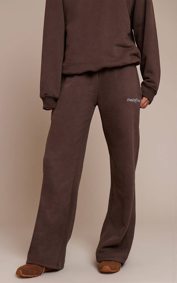 Marron Prettylittlething Pantalon De Jogging Droit En Molleton De Coton