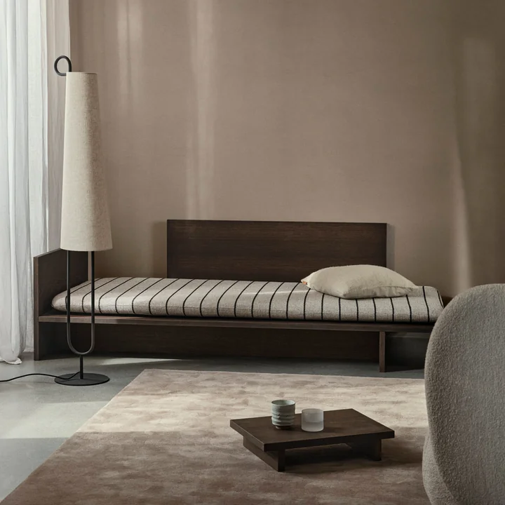 Ferm Living - Kona Low Beistelltisch, 140 x 34 cm, Eiche dunkel gebeizt