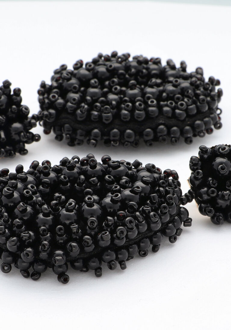 NOTRE-V zwarte notre-v oorbellen earring beads
