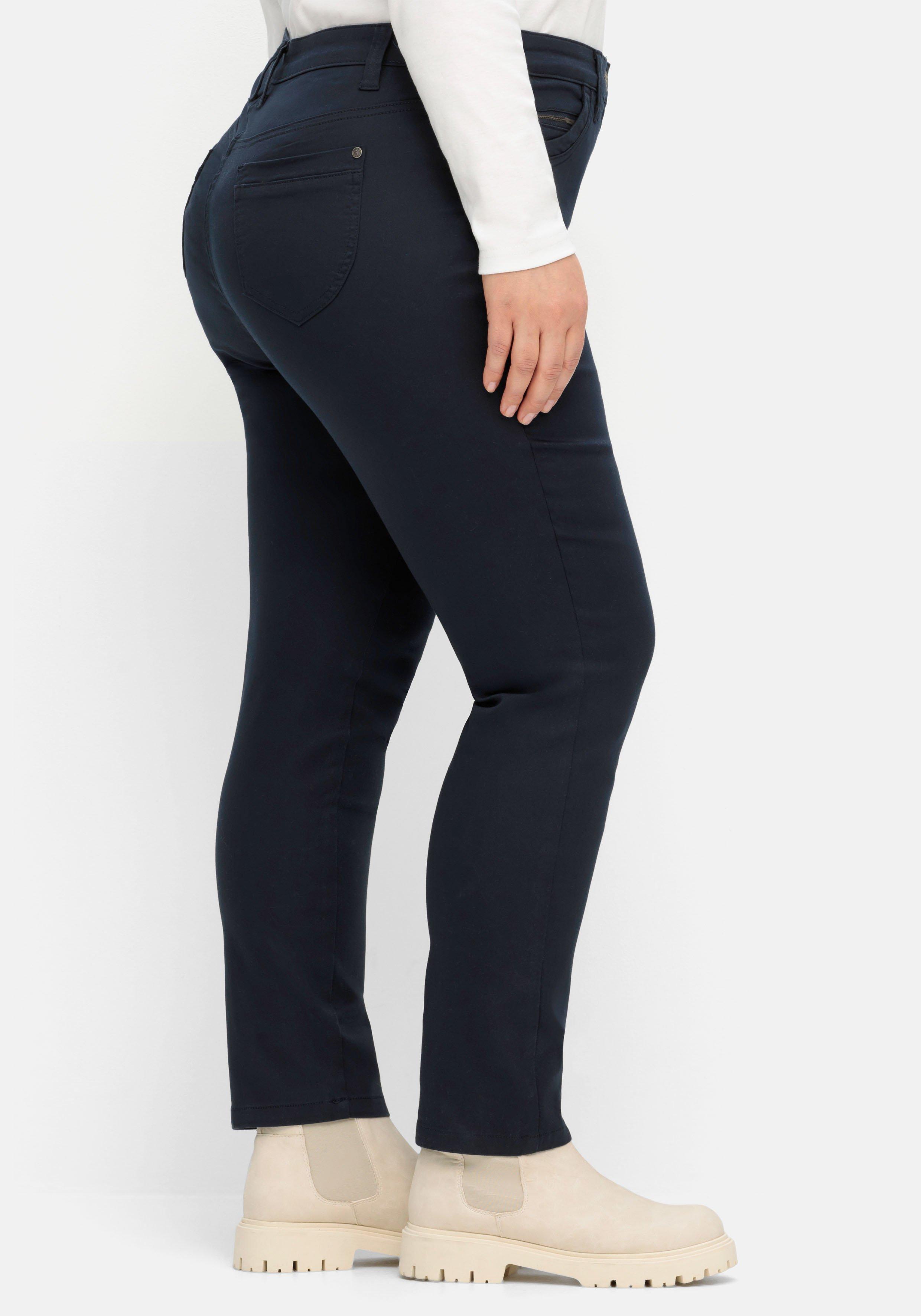 Schmale Twillhose im 5-Pocket-Stil, mit Ziernähten