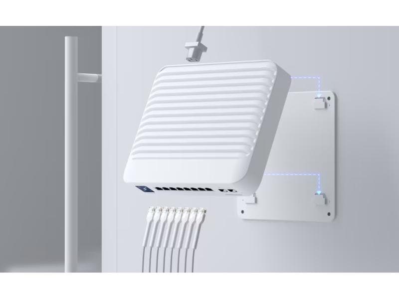 Ubiquiti PoE  Switch UniFi USW-PRO-8-POE 10 Port Professional 8 PoE-Switch