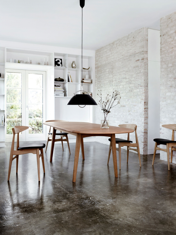 Carl Hansen & Son CH006 uitschuifbare tafel 236x90 gezeept eiken