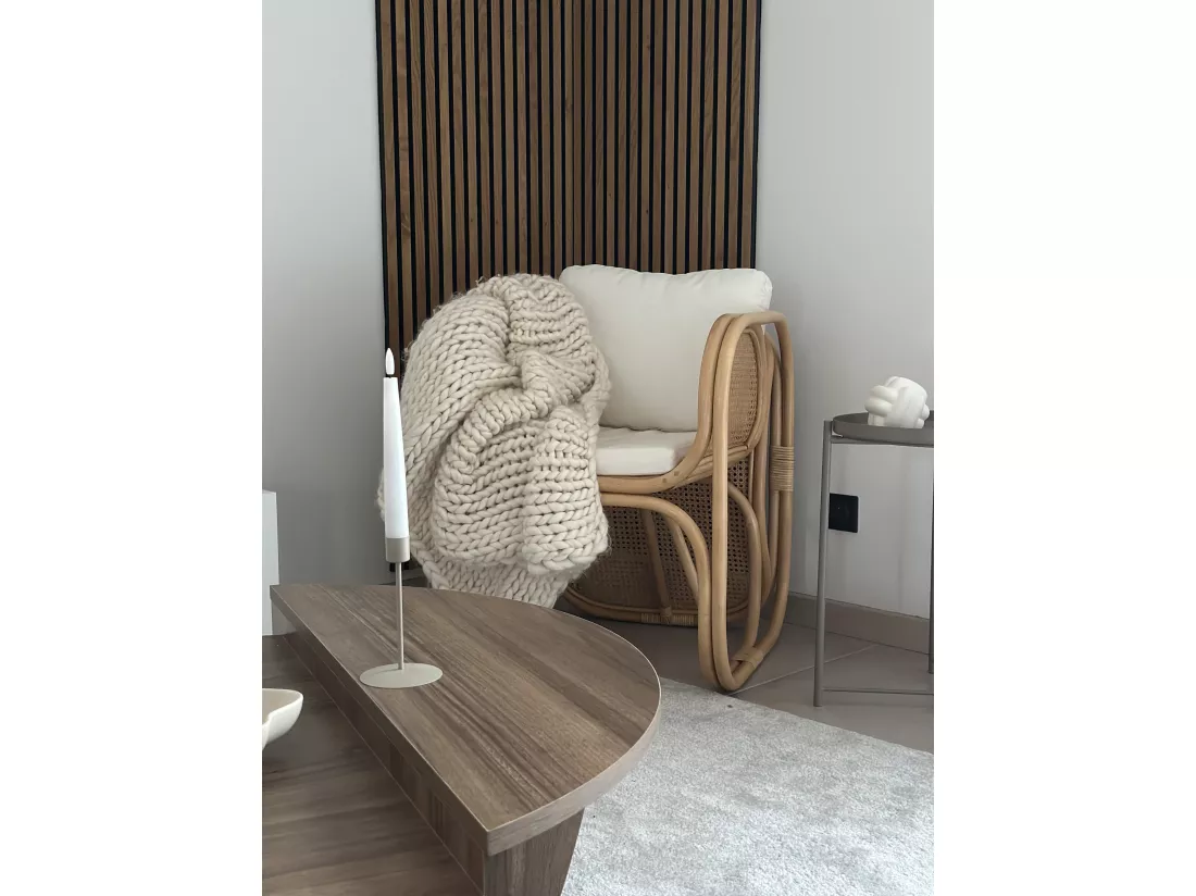 Fauteuil en rotin naturel et tissu beige