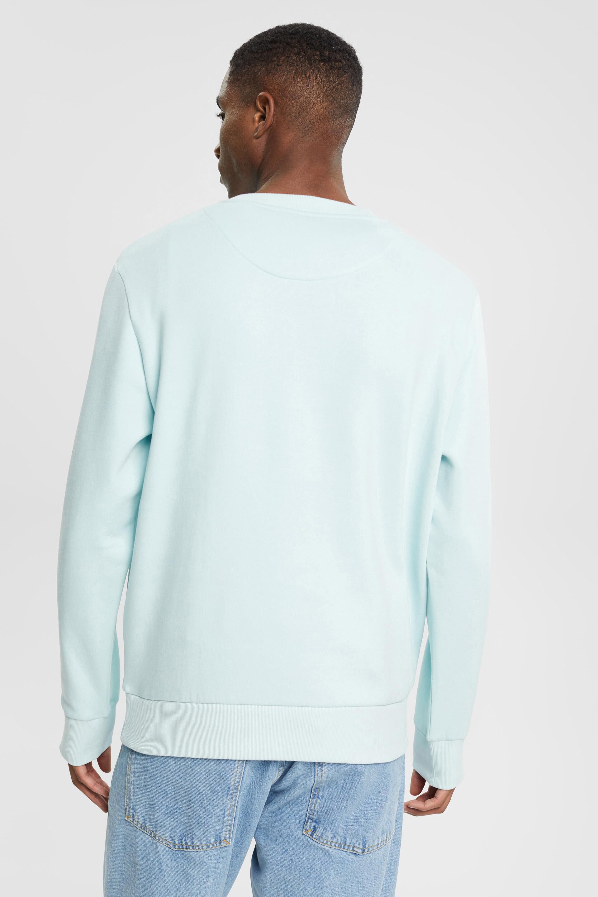 En matière recyclée le sweat-shirt unicolore