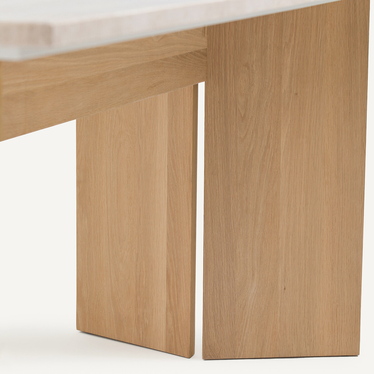 AM.PM<br>Mesa de travertino em carvalho maciço, branqueado, Mindo