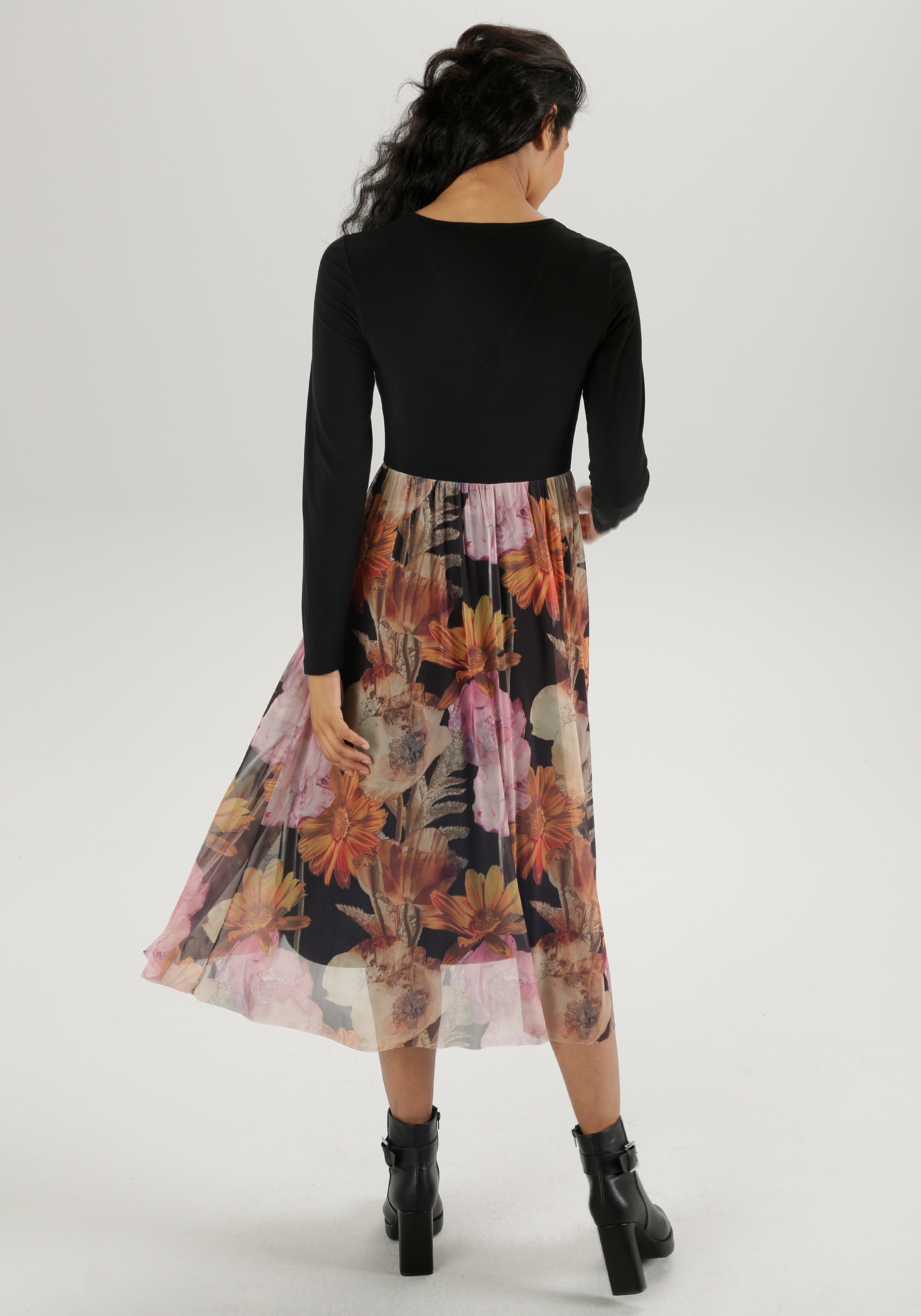 Aniston SELECTED Midikleid mit Raffung am V-Ausschnitt