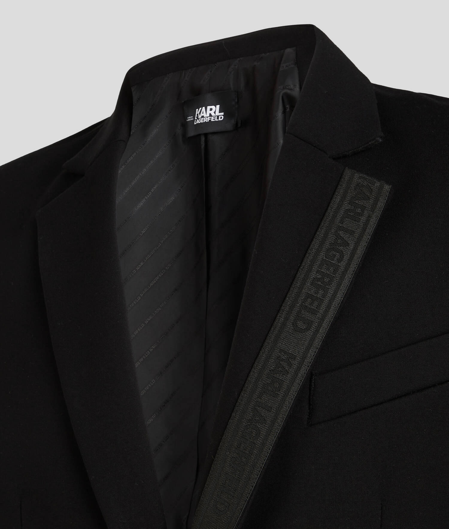 VESTE EN PUNTO À LA COUPE CLASSIQUE