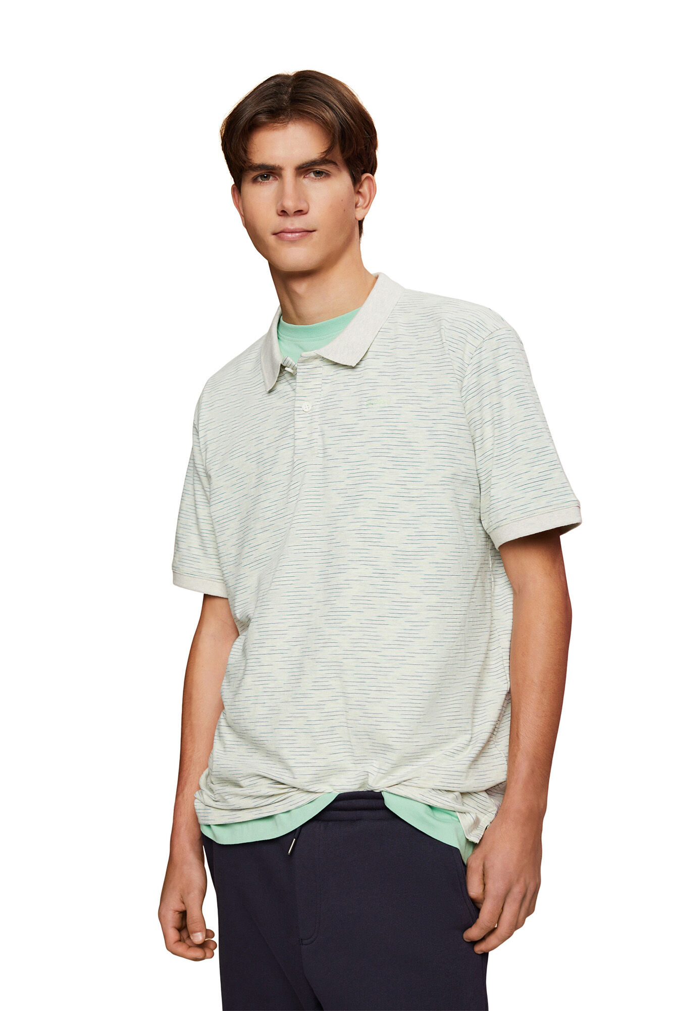 Polo listrada de corte regular em viscose - Estampa branca