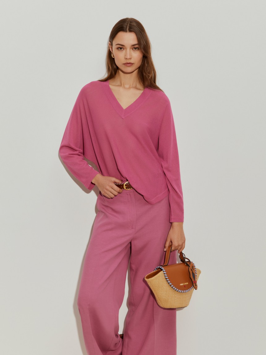 Camisola assimétrica decote em V