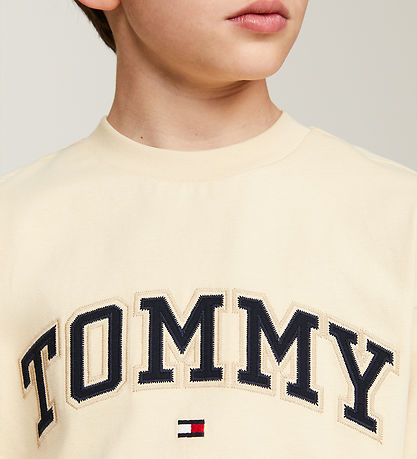 Tommy Hilfiger T-shirt - Varsity Embroidery - Country Ivory
