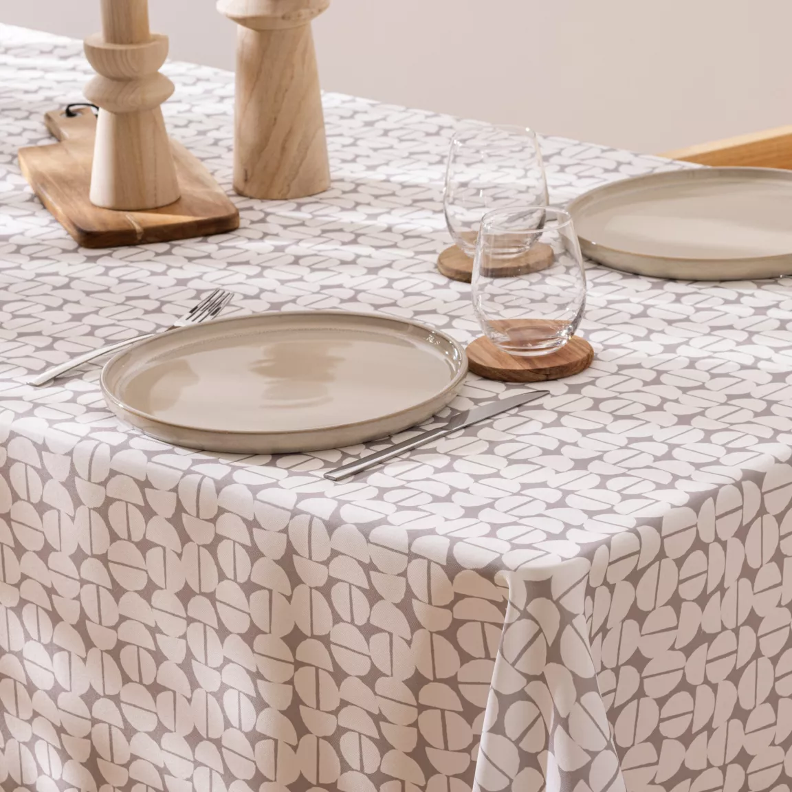Nappe rectangulaire anti tache (140 x 240 cm) Yahto Beige