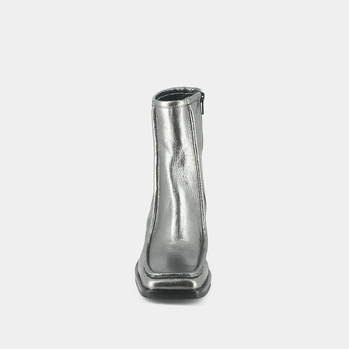 Boots à talons et bouts carrés, avec coutures apparentes  en cuir craquelé argent foncé