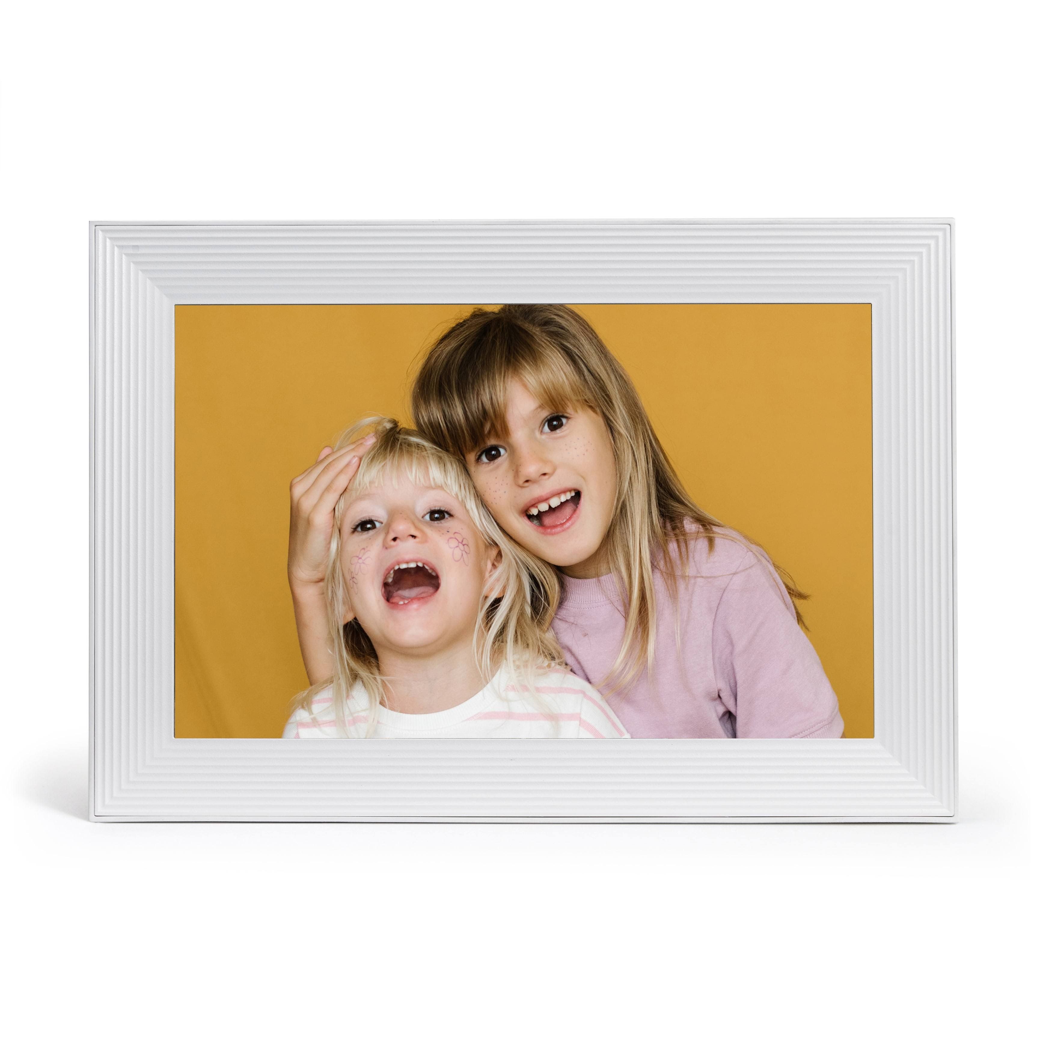 Aura Frames Carver