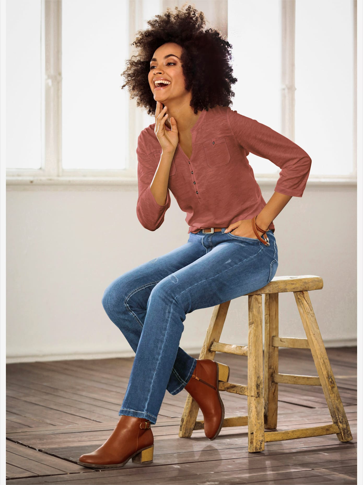 T-shirt simple patte boutonnage poches poitrines