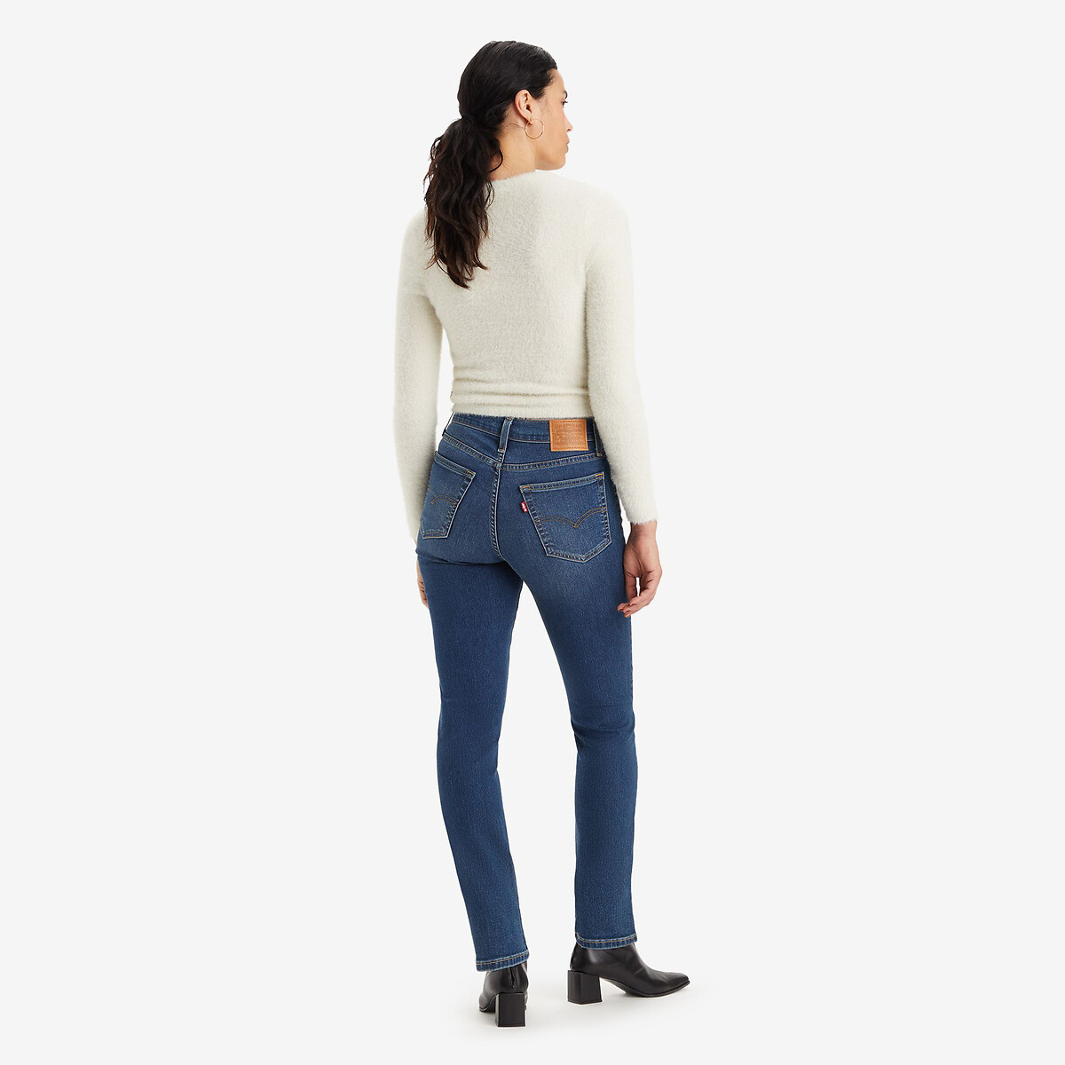 Calça jeans Levi's 724 de cintura alta e corte reto.