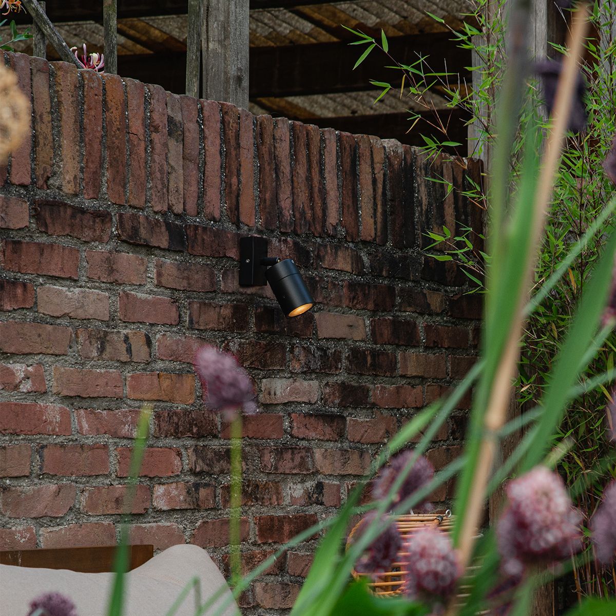 Buitenwandlamp zwart verstelbaar IP44 - Solo