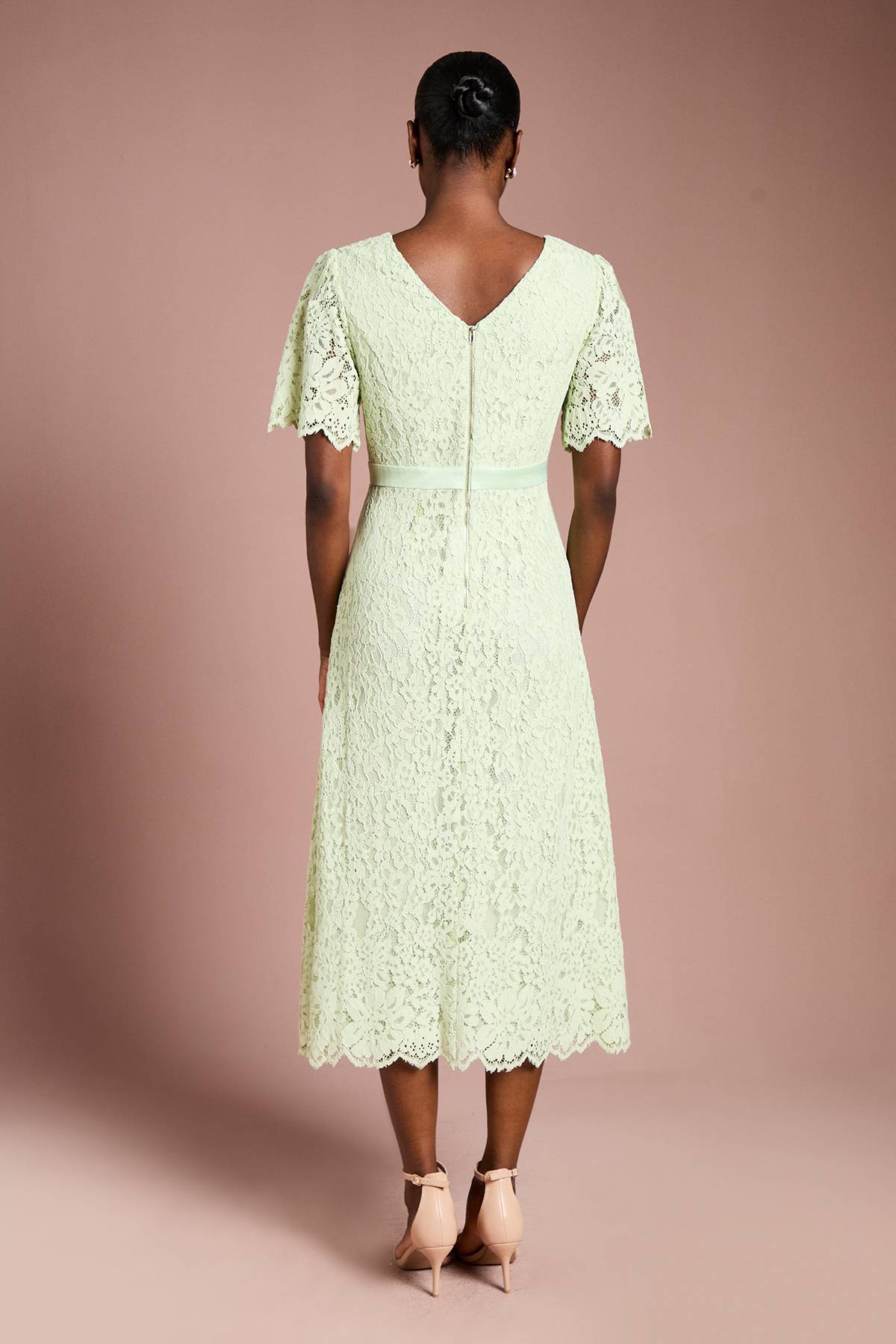 Coast Robe Midi à Manches Ange en Dentelle