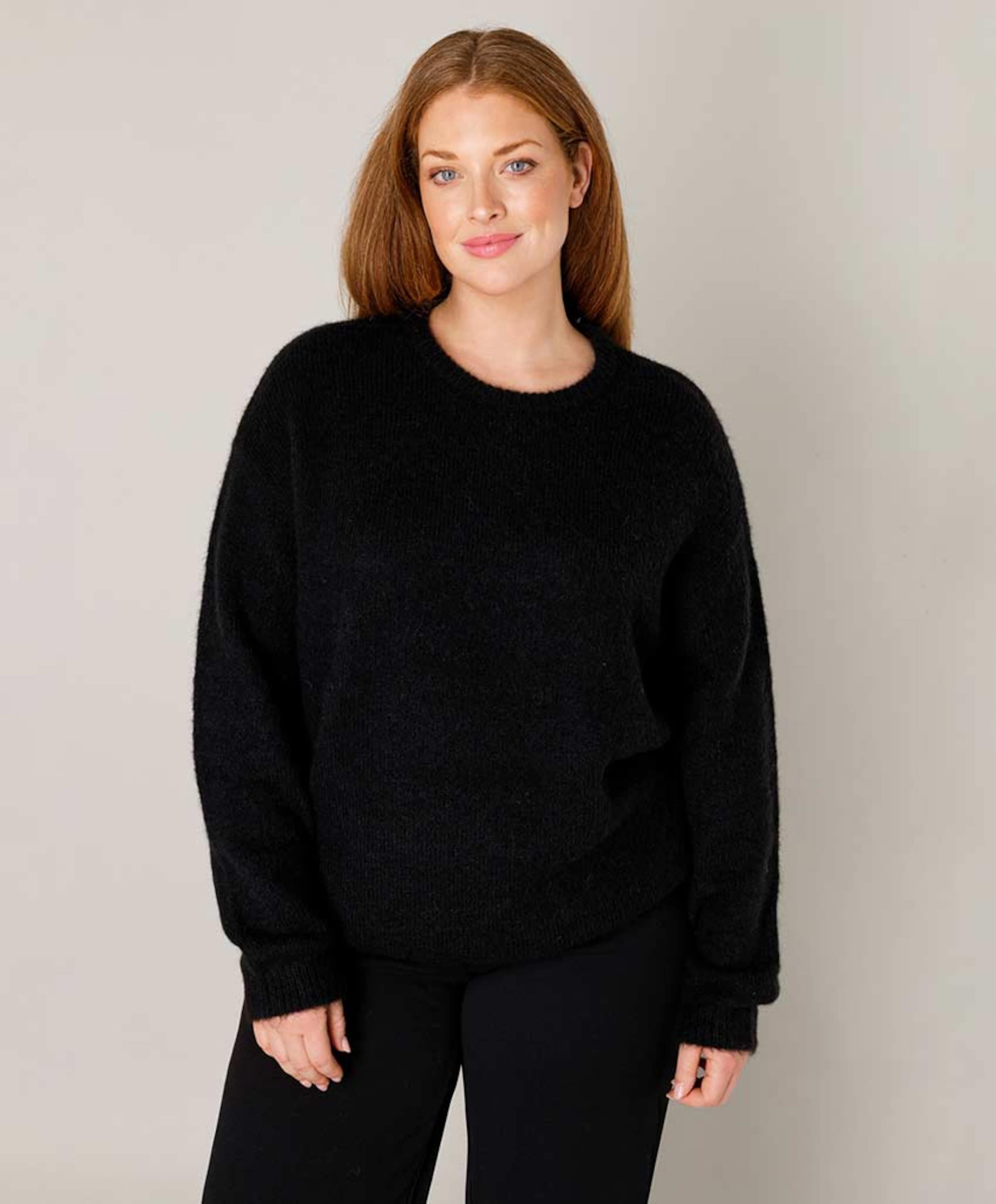 Base Level Curvy Dames trui zwart