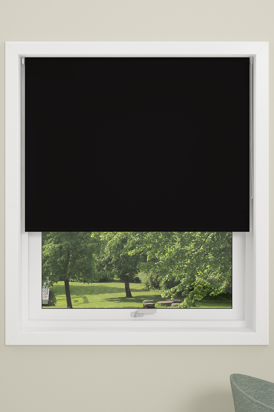 Uni rullegardin 80x175 cm. Sort tekstil. Mørkleggende.
