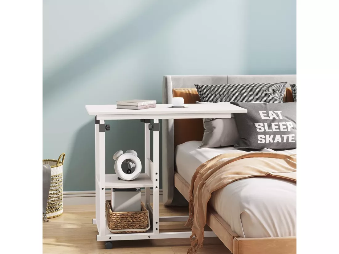 Table Bouts de Canapé Table Appoint Table de Soins Table de Chevet Mobile Réglable en Hauteur avec Roulettes et Étagères de Rangement pour Canapé/Lit/Balcon-Blanc