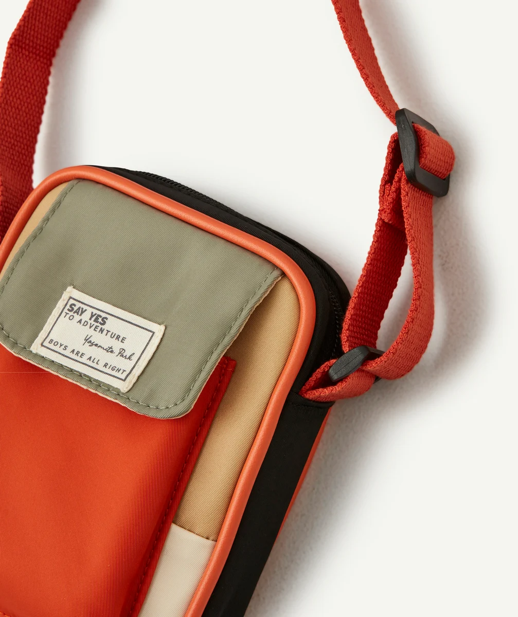 SAC À BANDOULIÈRE GARÇON COLORÉ AVEC PATCH BRODÉ
