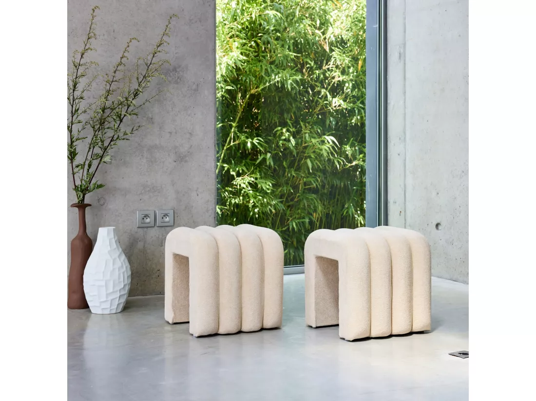 Set de 2 poufs contemporains en tissu beige