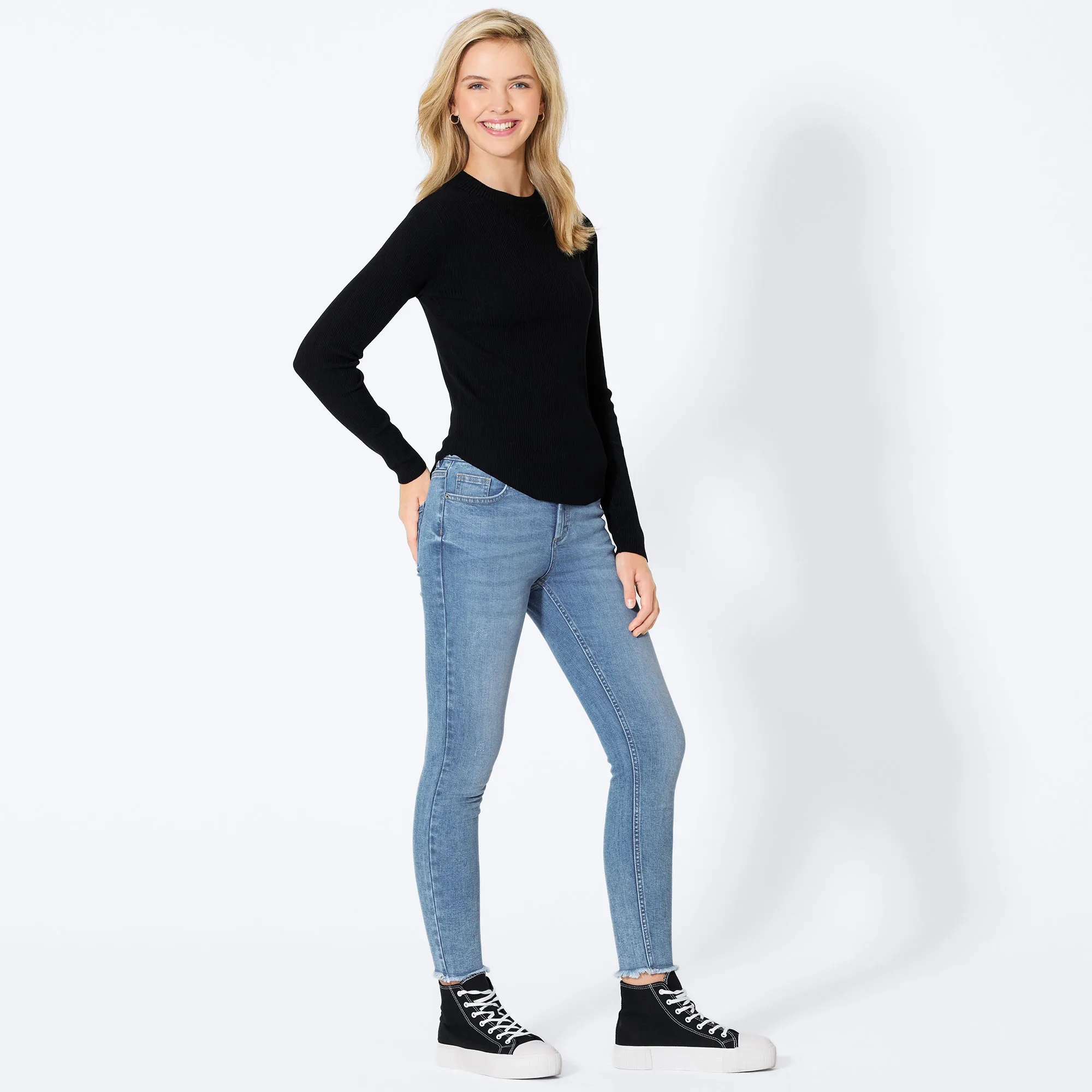 Damen-Jeans mit offener Saumkante